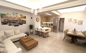 Kallias Modern Seaview Apartment